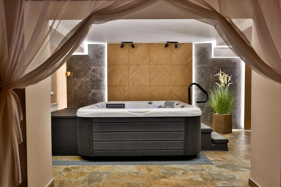Massage, Spa and wellness centre/facilities