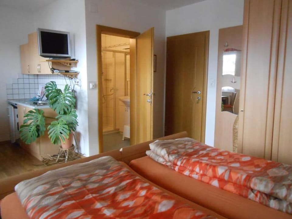 Weingut zur Schlafmütze Bed and Breakfast in Austria