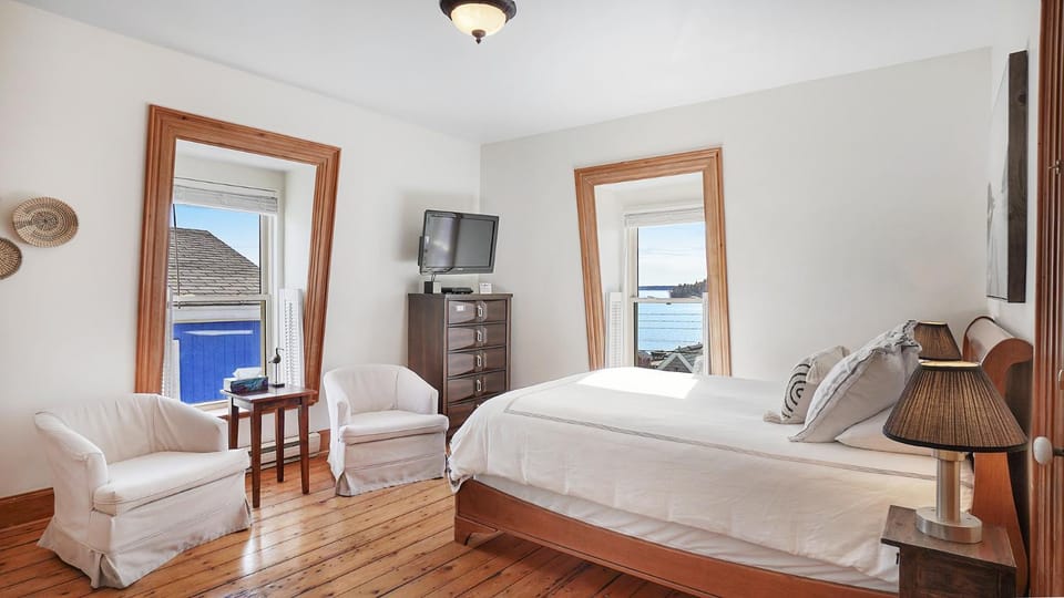Sail Inn Lunenburg Bed and Breakfast in Lunenburg