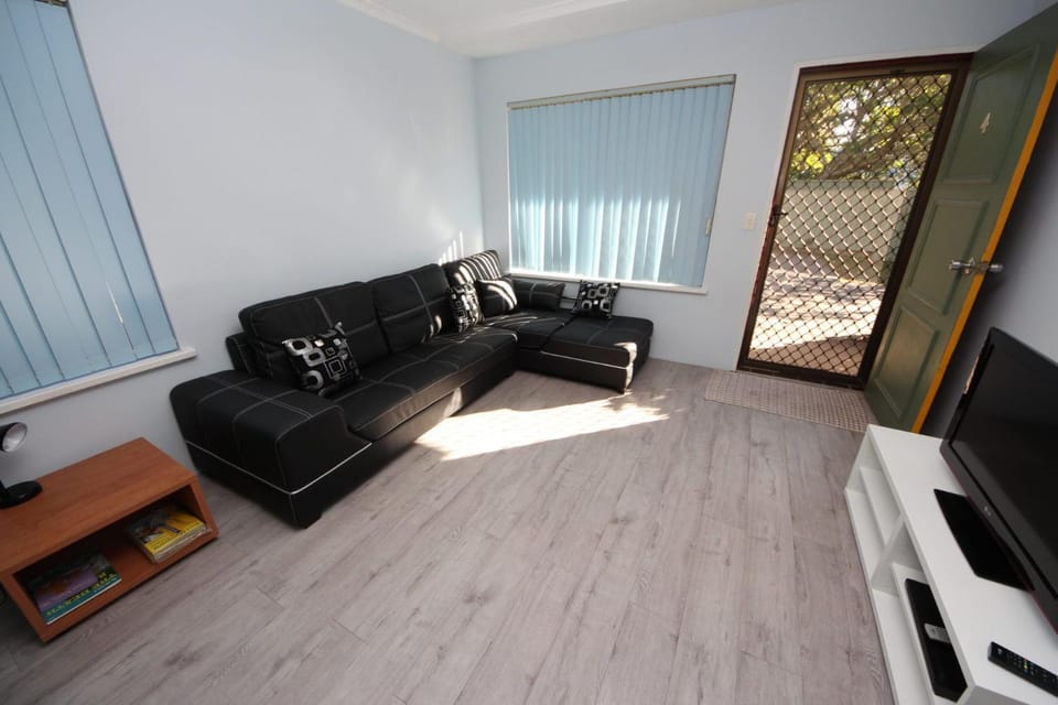 Dunbar Court Unit 4 Apartment in South West Rocks