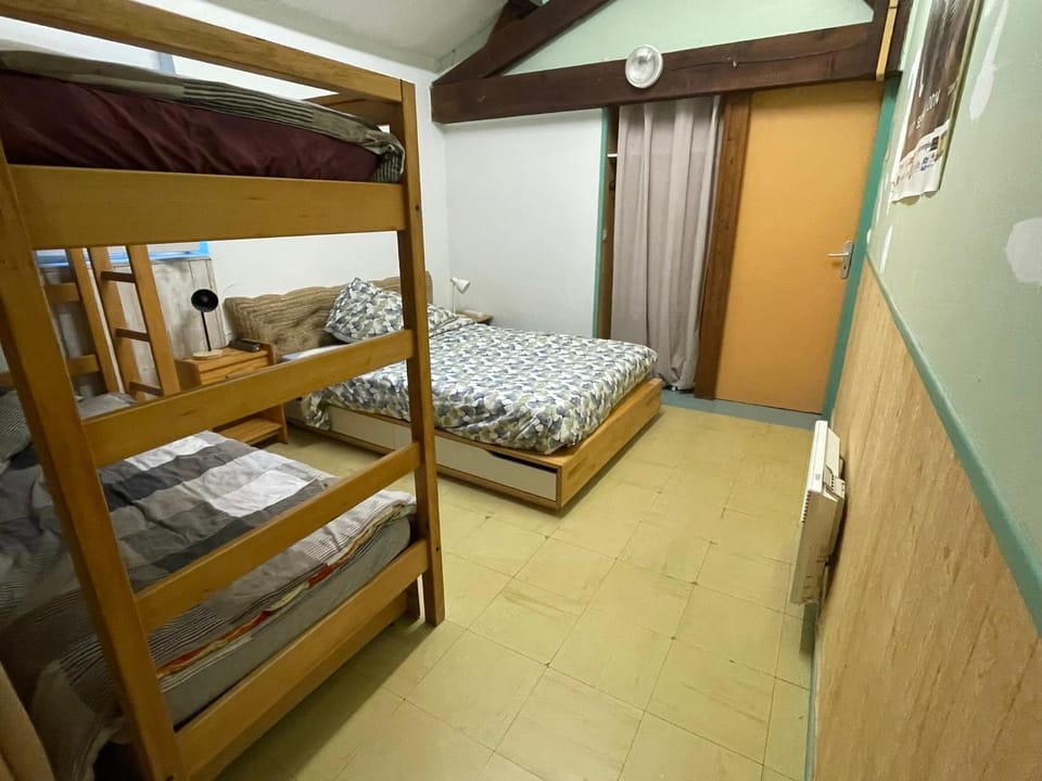 logement jusqu'à 8 lits dans un centre équestre grand parking House in Nouvelle-Aquitaine