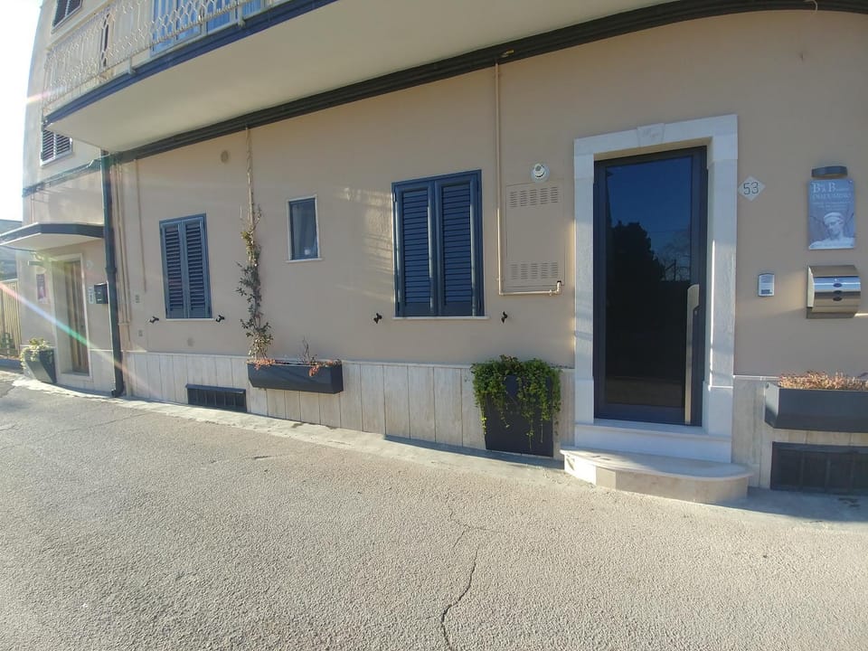 Diadumeno Superior Apartment Bed and Breakfast in Basilicata