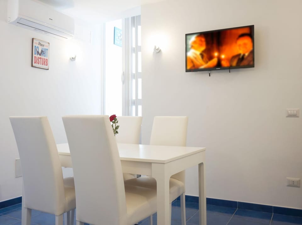 Neapolitan House Apartment in Naples