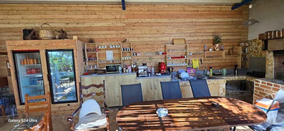 Holiwood Motel in Vlorë County, Albania