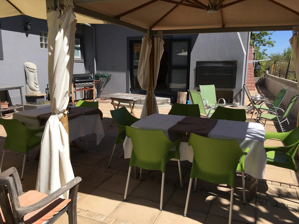 Patio, BBQ facilities