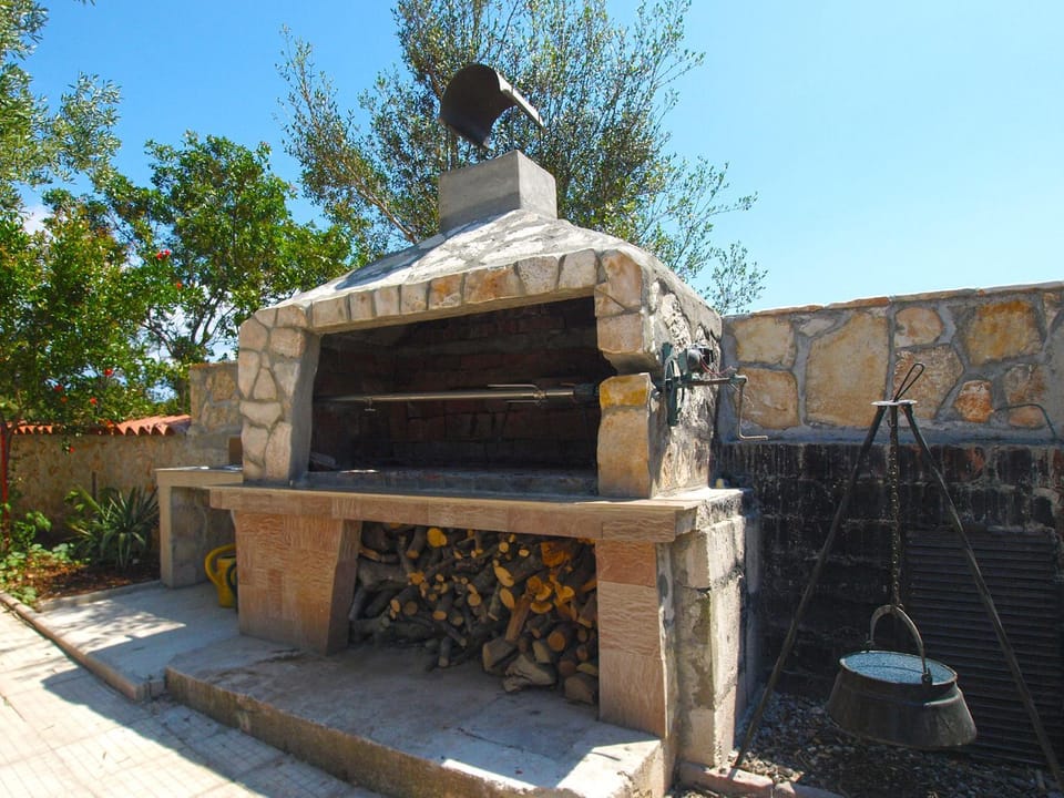 Apartments Milan 1665 Apartment in Fažana