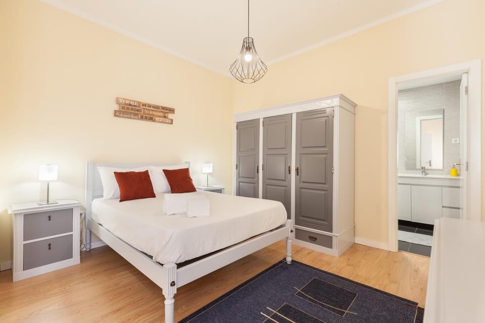 Bathroom, Photo of the whole room, Bedroom