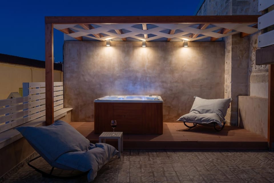 Night, Hot Tub, Balcony/Terrace