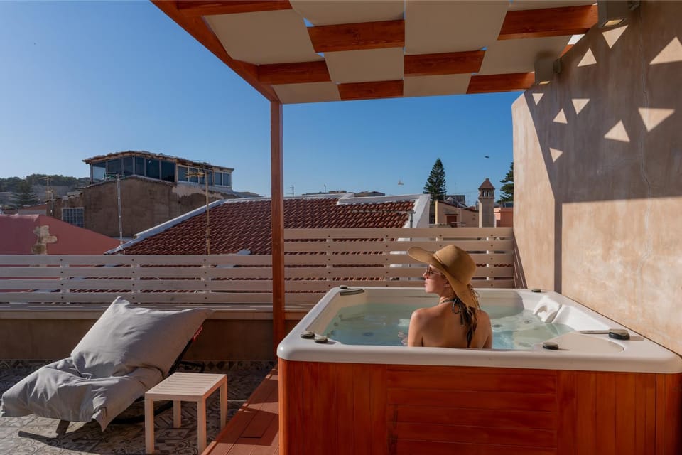 Day, Hot Tub, Balcony/Terrace, sunbed