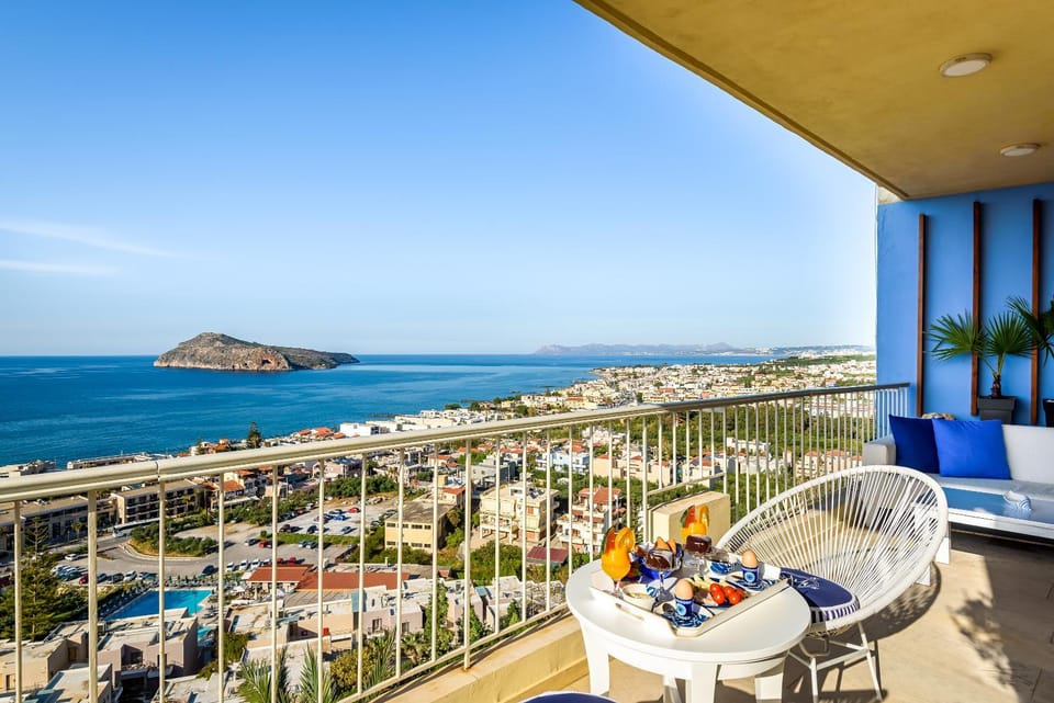 Blue Suite by Cosmos Apartment in Platanias