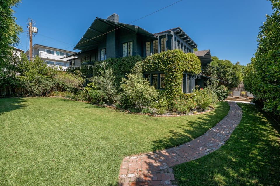 Property building, Garden
