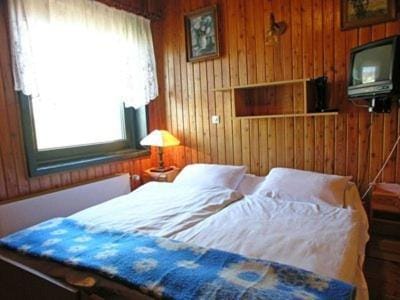 Communal lounge/ TV room, Bed, TV and multimedia, Photo of the whole room, Evening entertainment, Bedroom