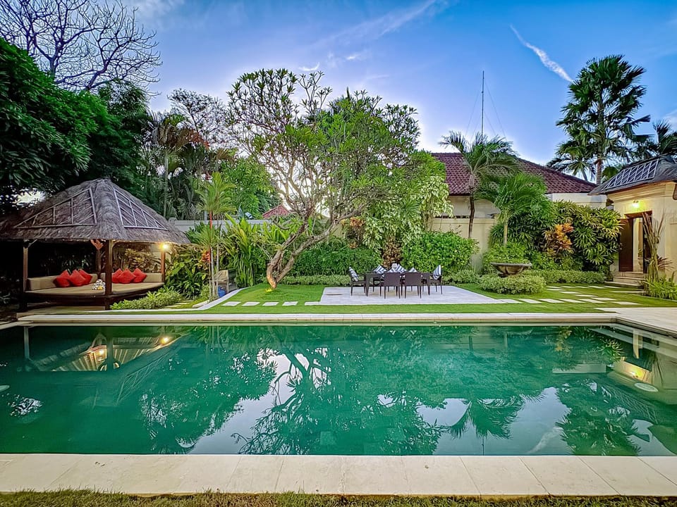 Property building, Swimming pool