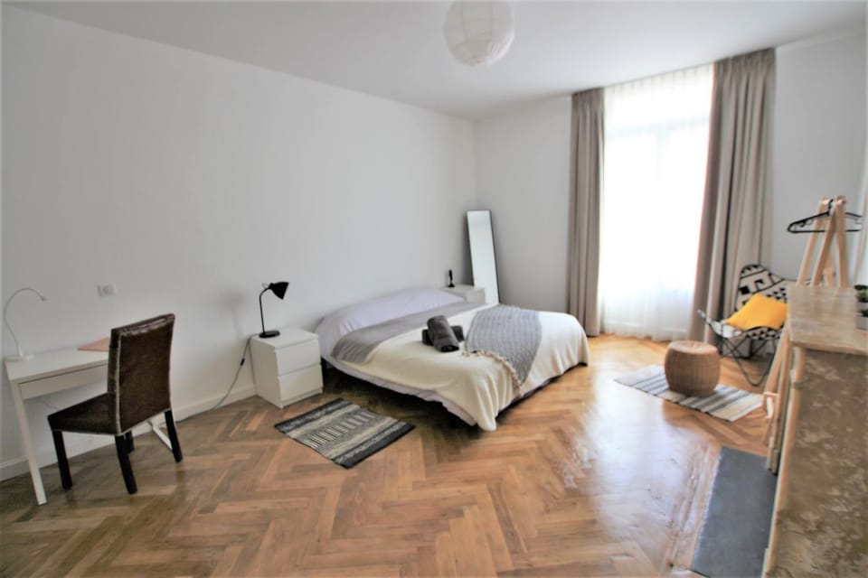 Photo of the whole room, Decorative detail, Seating area, Bedroom