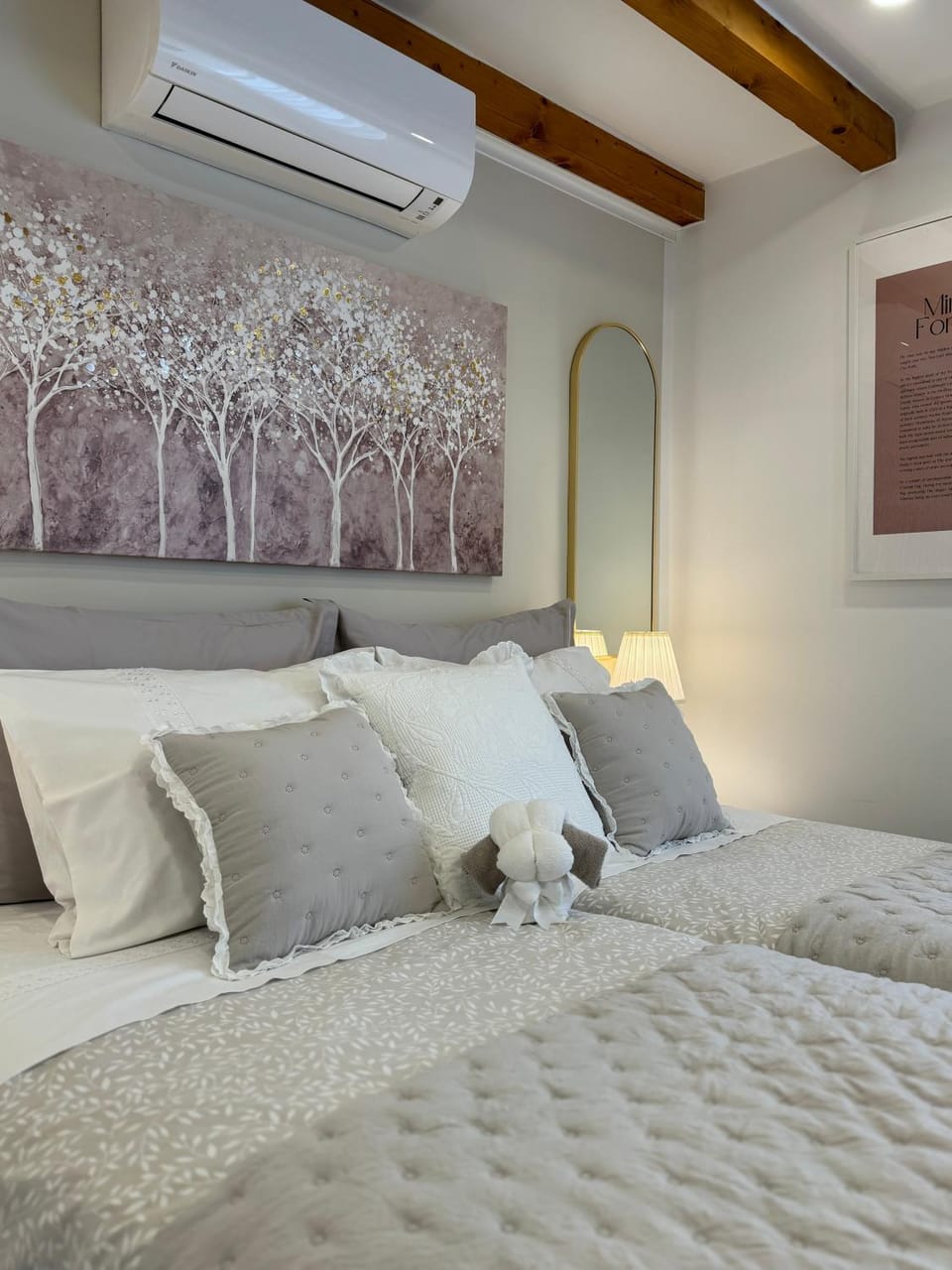 Bed, Decorative detail, air conditioner