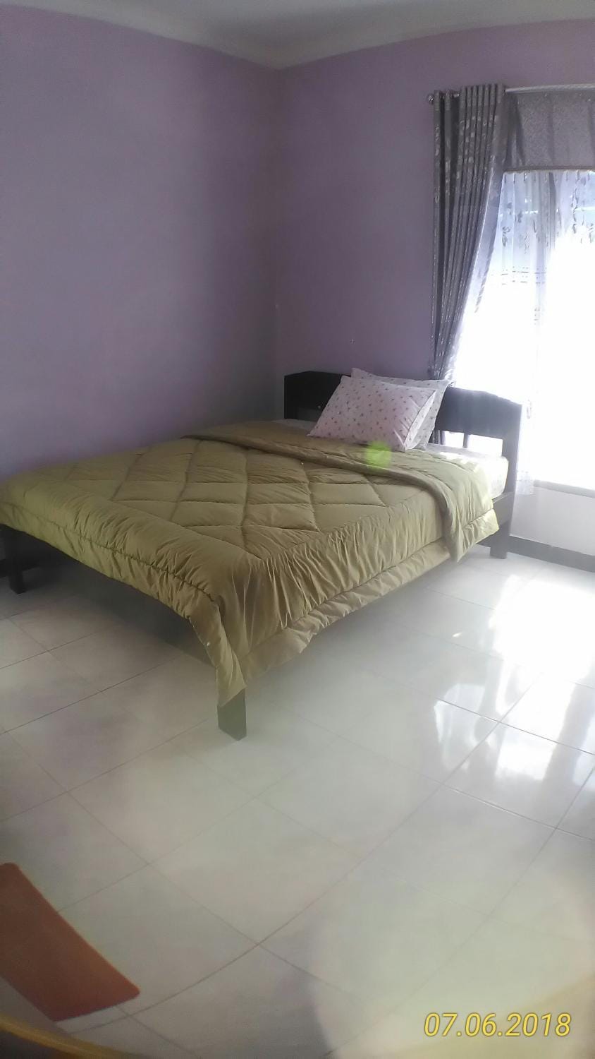 Cinnamon Guest House Bed and Breakfast in Indonesia