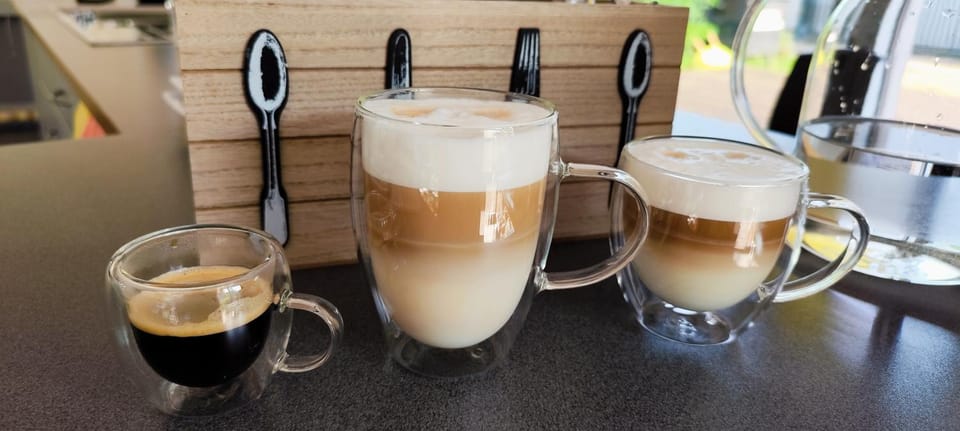 Restaurant/places to eat, Coffee/tea facilities, Breakfast, Buffet breakfast