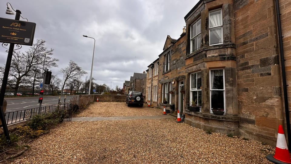 Aynetree Guest House Bed and Breakfast in Edinburgh