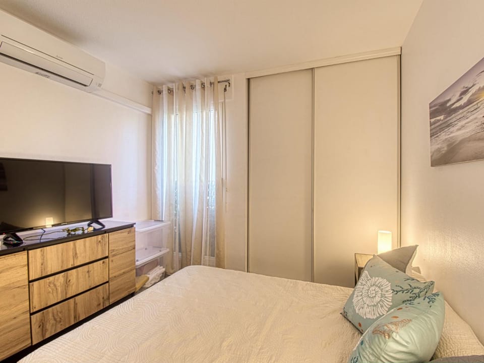 Apartment Le Cesarée-4 by Interhome Apartment in Fréjus