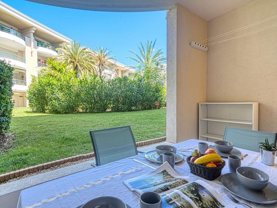 Apartment Le Cesarée-4 by Interhome Apartment in Fréjus