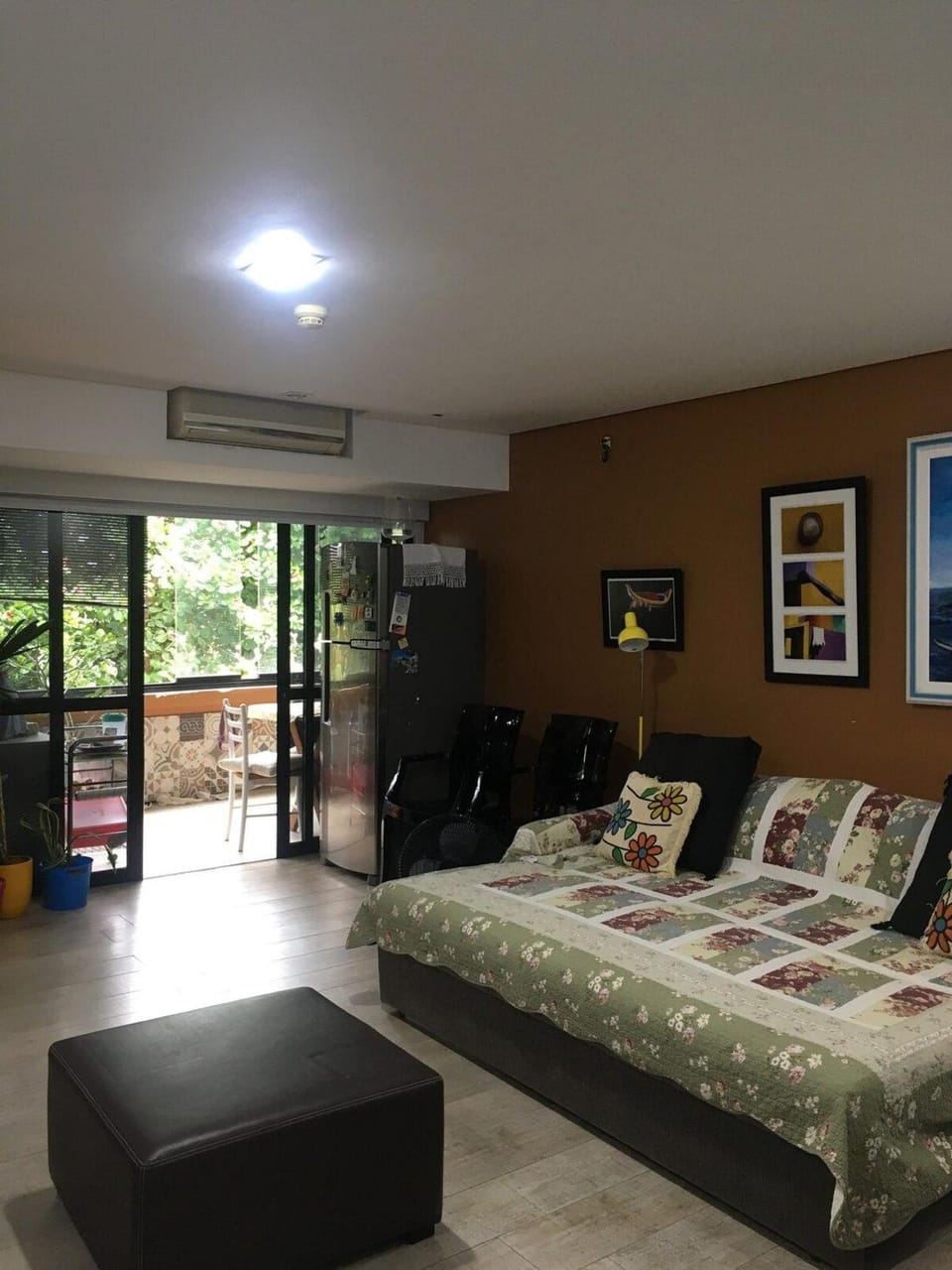 TV and multimedia, Living room, Seating area, air conditioner