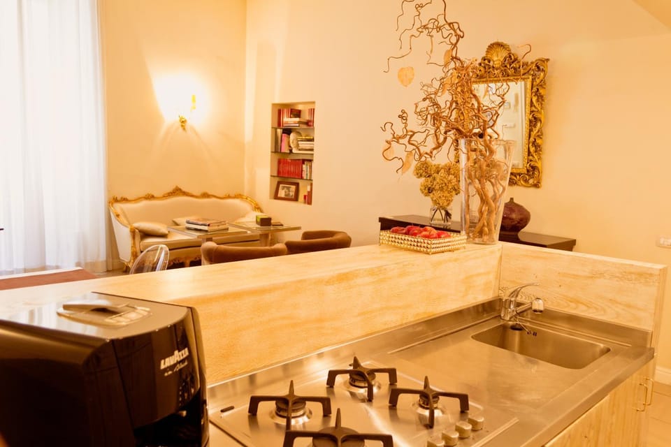 Kitchen or kitchenette, Decorative detail, Area and facilities