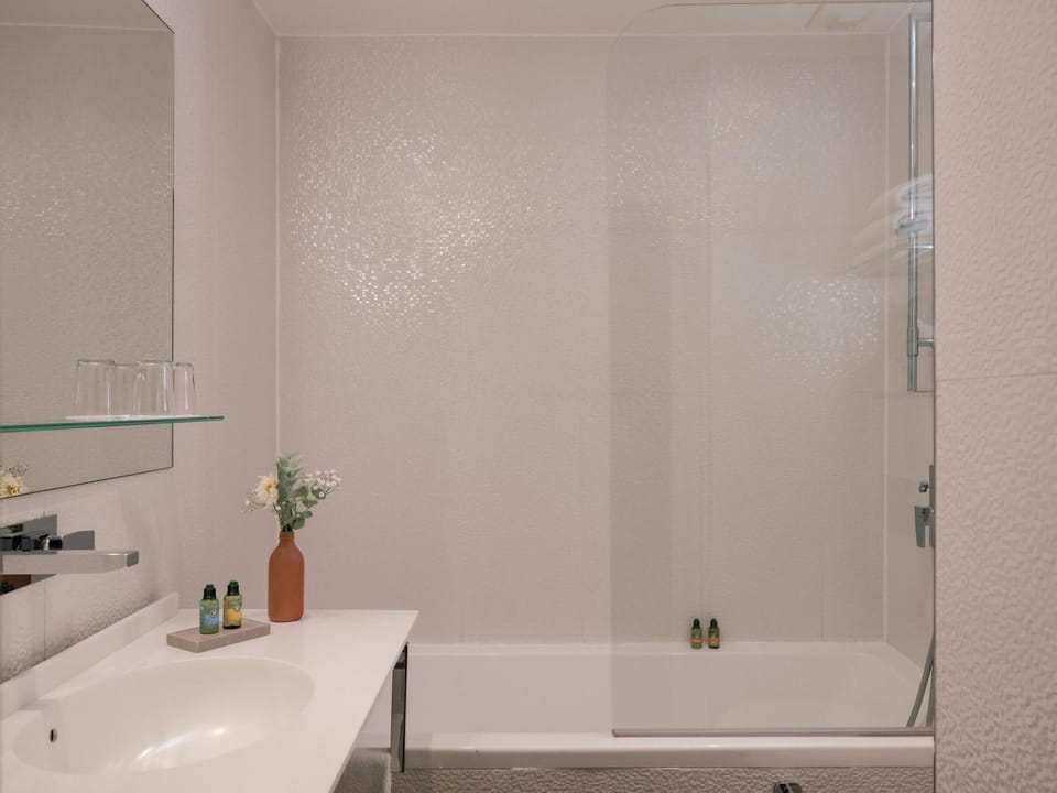 Bathroom, Bath