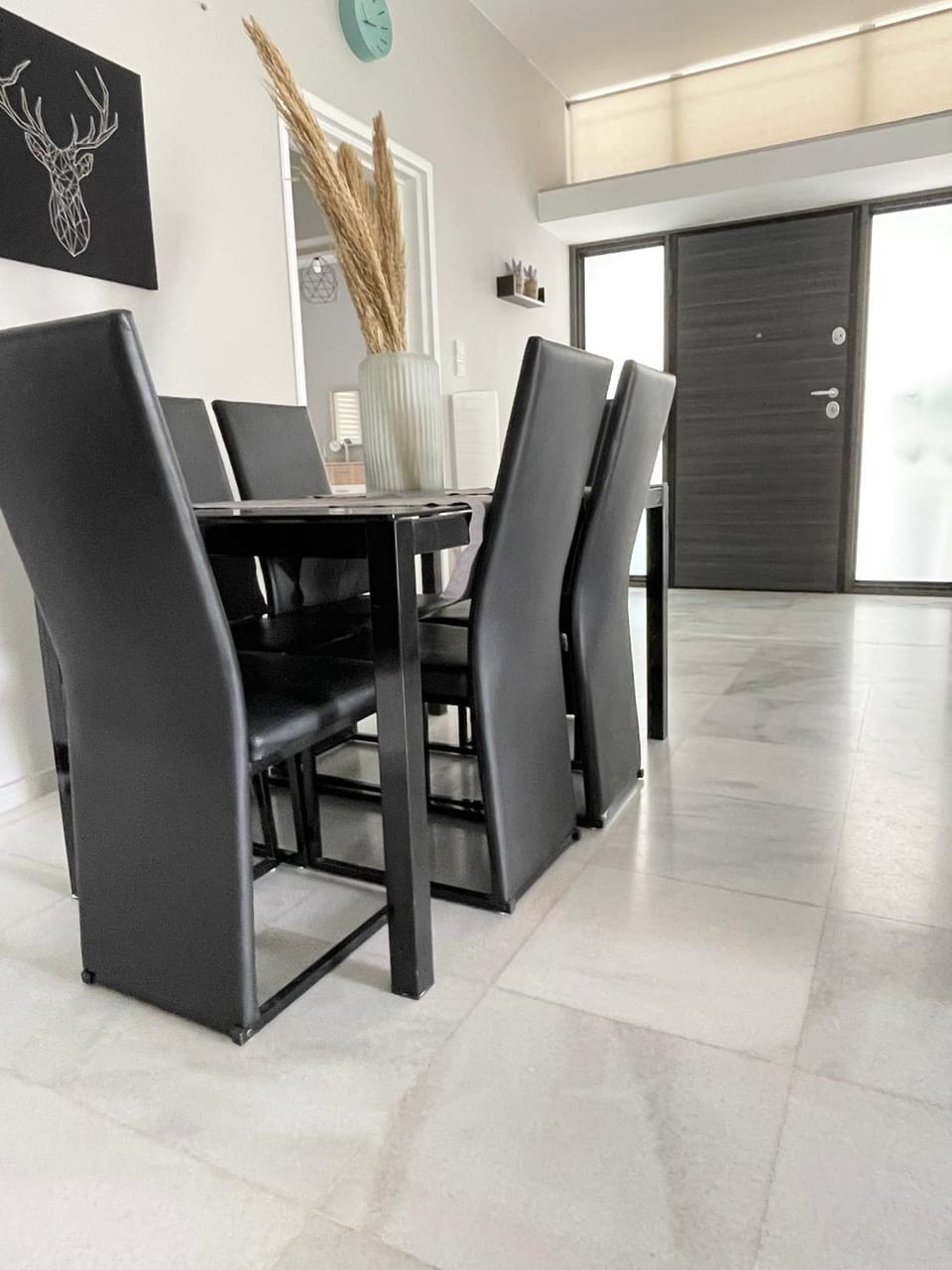 Facade/entrance, Dining area
