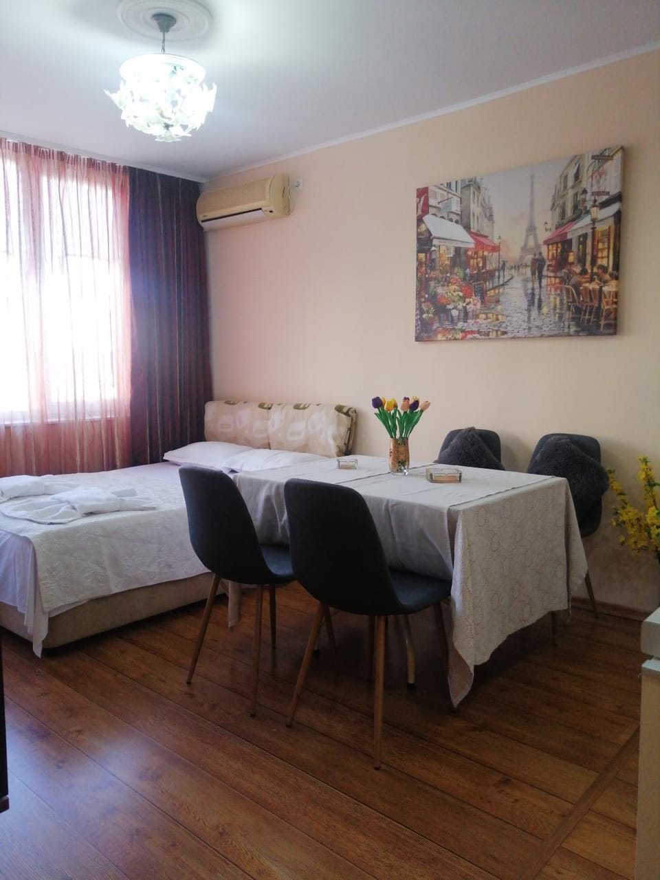 Seating area, Bedroom