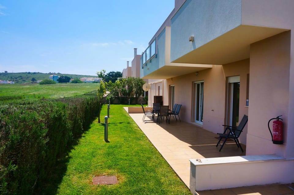 Property building, Patio, Facade/entrance, Garden