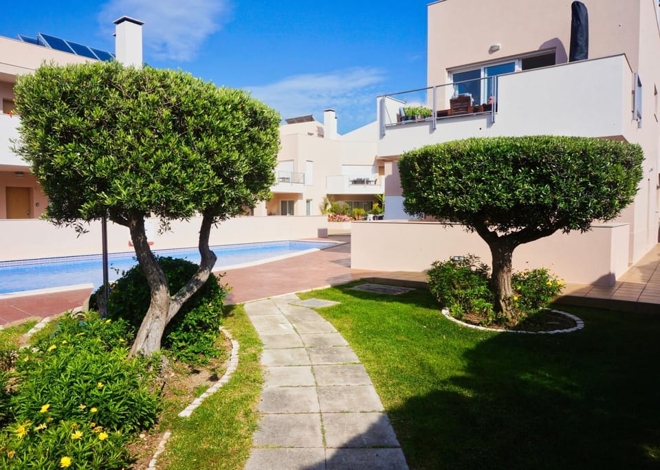 Property building, Garden, Swimming pool