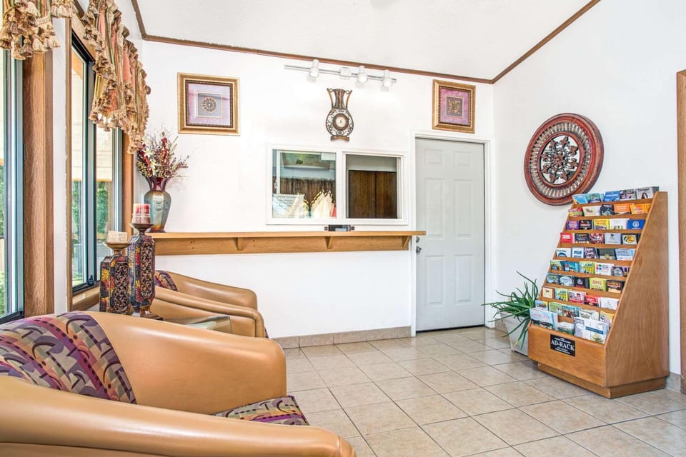 Lobby or reception, On site