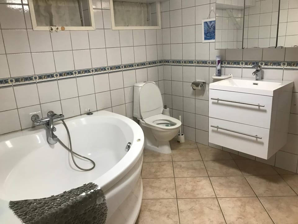 Toilet, Bathroom