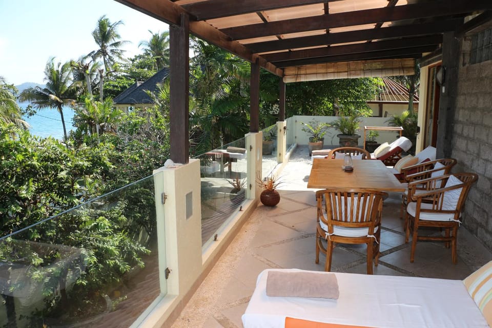 Balcony/Terrace, Seating area, Garden view, Sea view
