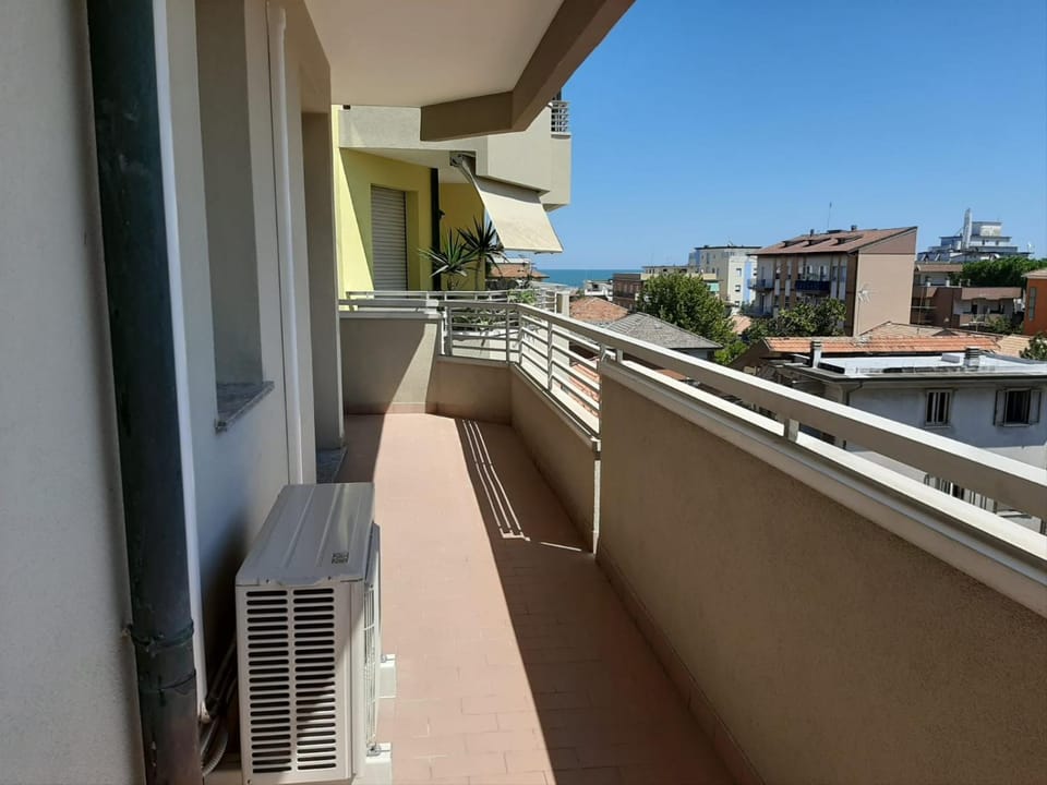 DOMUS MARIS Viserba, Spiagge e Centro a 100 mt Rimini Centro a 10 minuti in auto OFFERTA SIGEP 2026 FIERA RIMINI A 5 MINUTI Apartment in Rimini