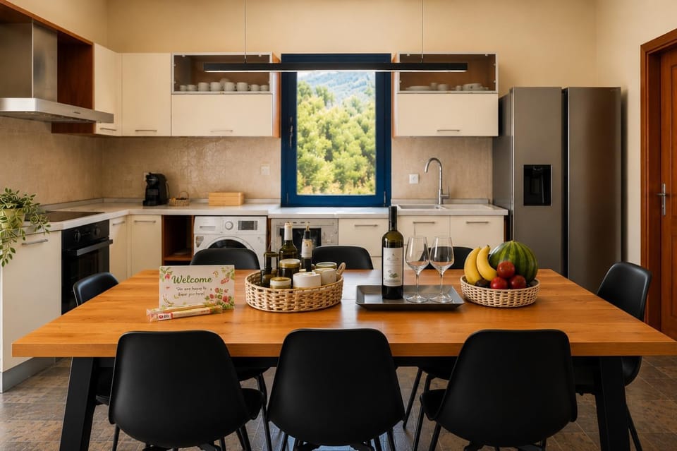 Kitchen or kitchenette, Dining area, dishwasher, stove