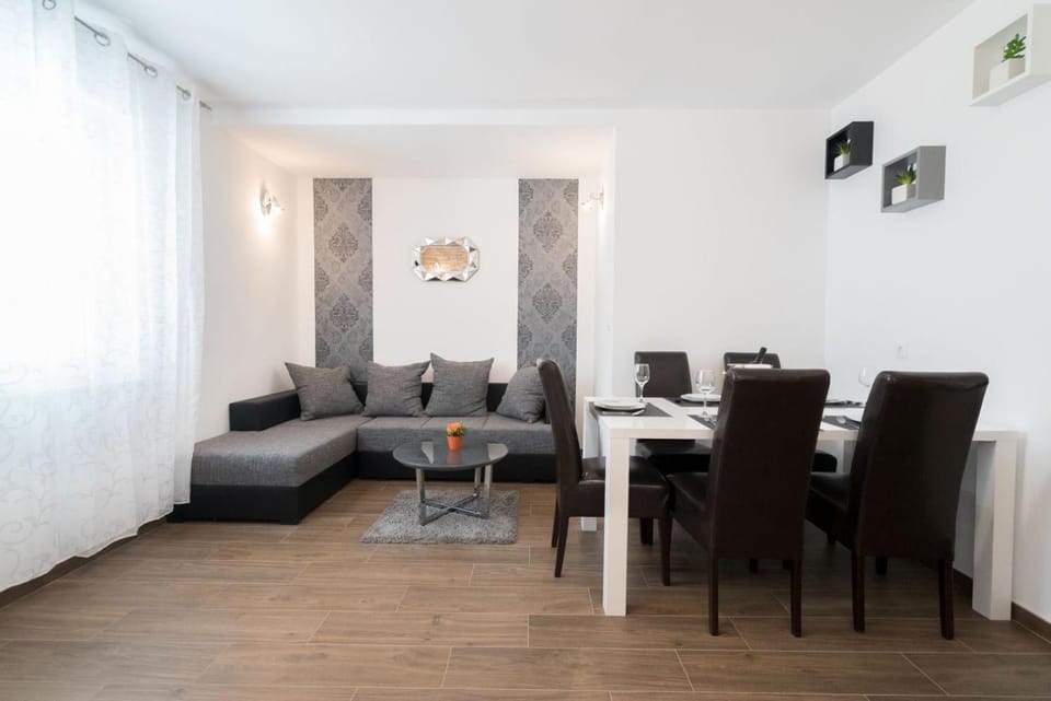 Apartment Anteo free parking Apartment in Split