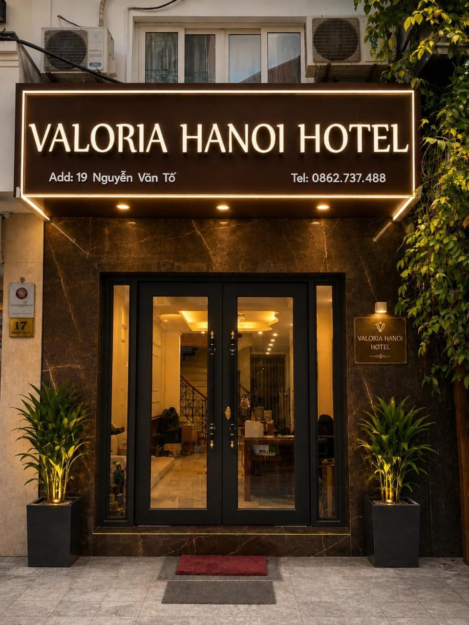 Property building, Facade/entrance, Property logo or sign