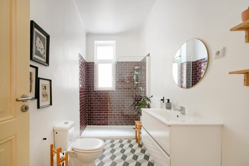 Shower, Toilet, Bathroom
