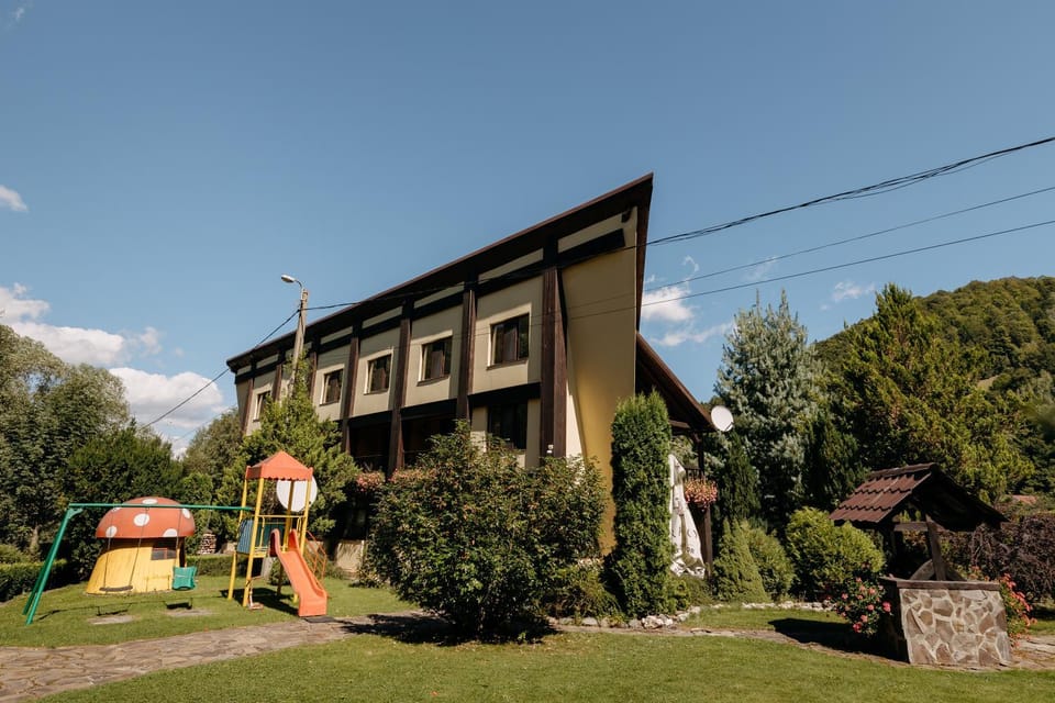 Pensiunea Adoro Bed and Breakfast in Brașov County