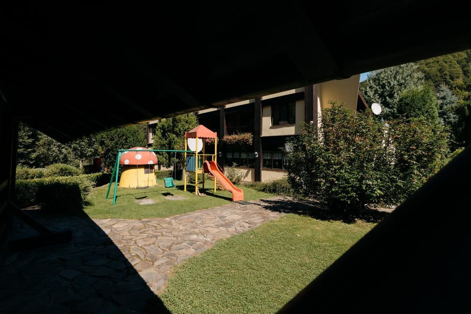 Pensiunea Adoro Bed and Breakfast in Brașov County