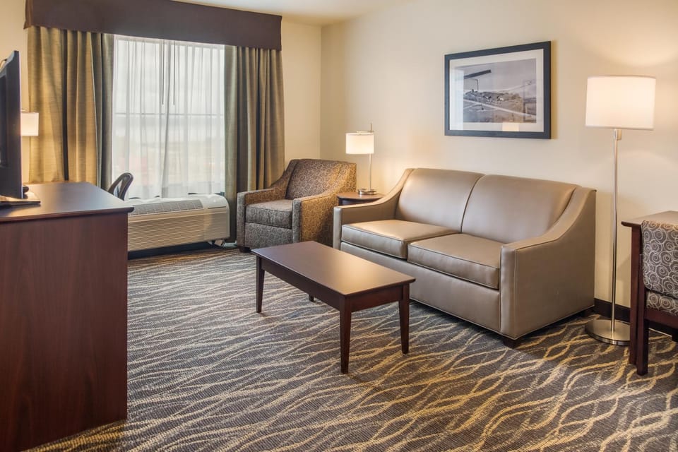 Bed, Living room