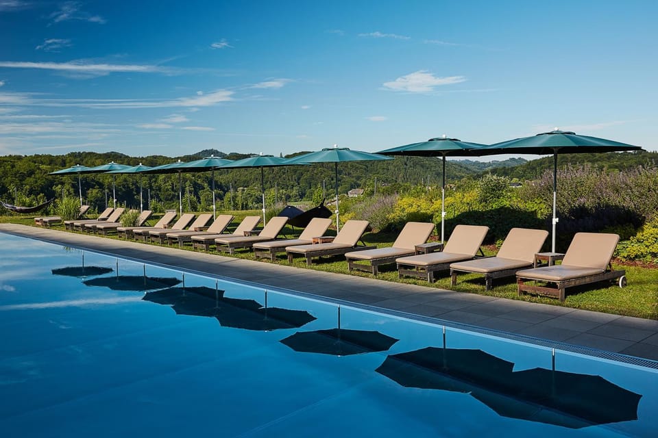 Day, Natural landscape, Pool view, Swimming pool, sunbed