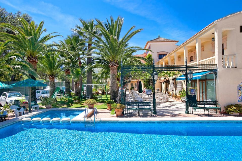 Swimming pool, Swimming pool