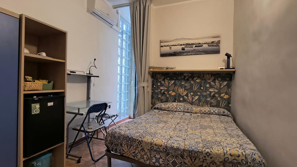 Bed, Bedroom, air conditioner