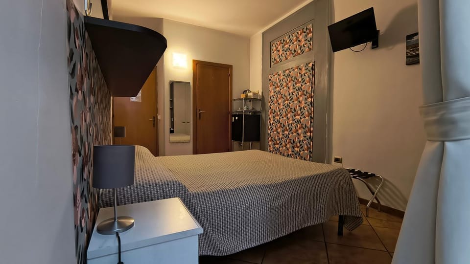TV and multimedia, Photo of the whole room, Bedroom, minibar
