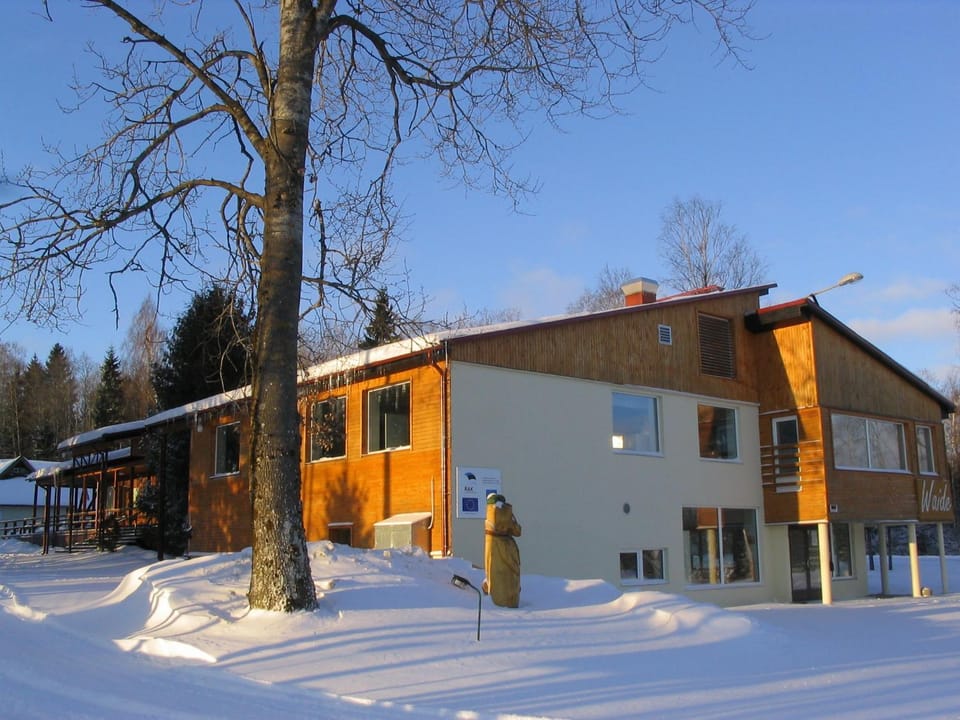 Facade/entrance, Winter