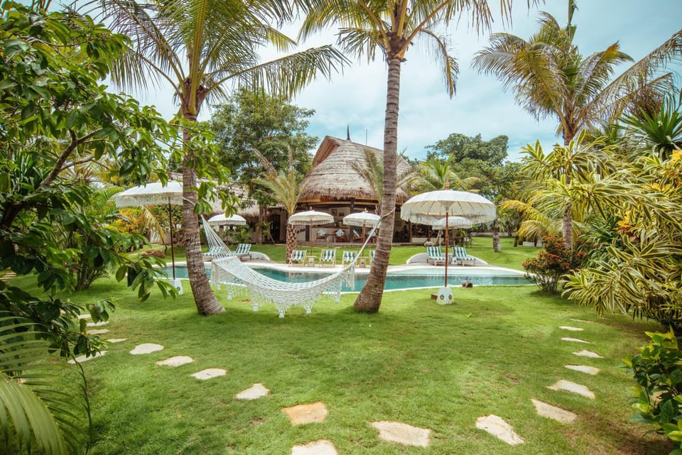 Property building, Garden, Garden, Garden view, Garden view, Swimming pool