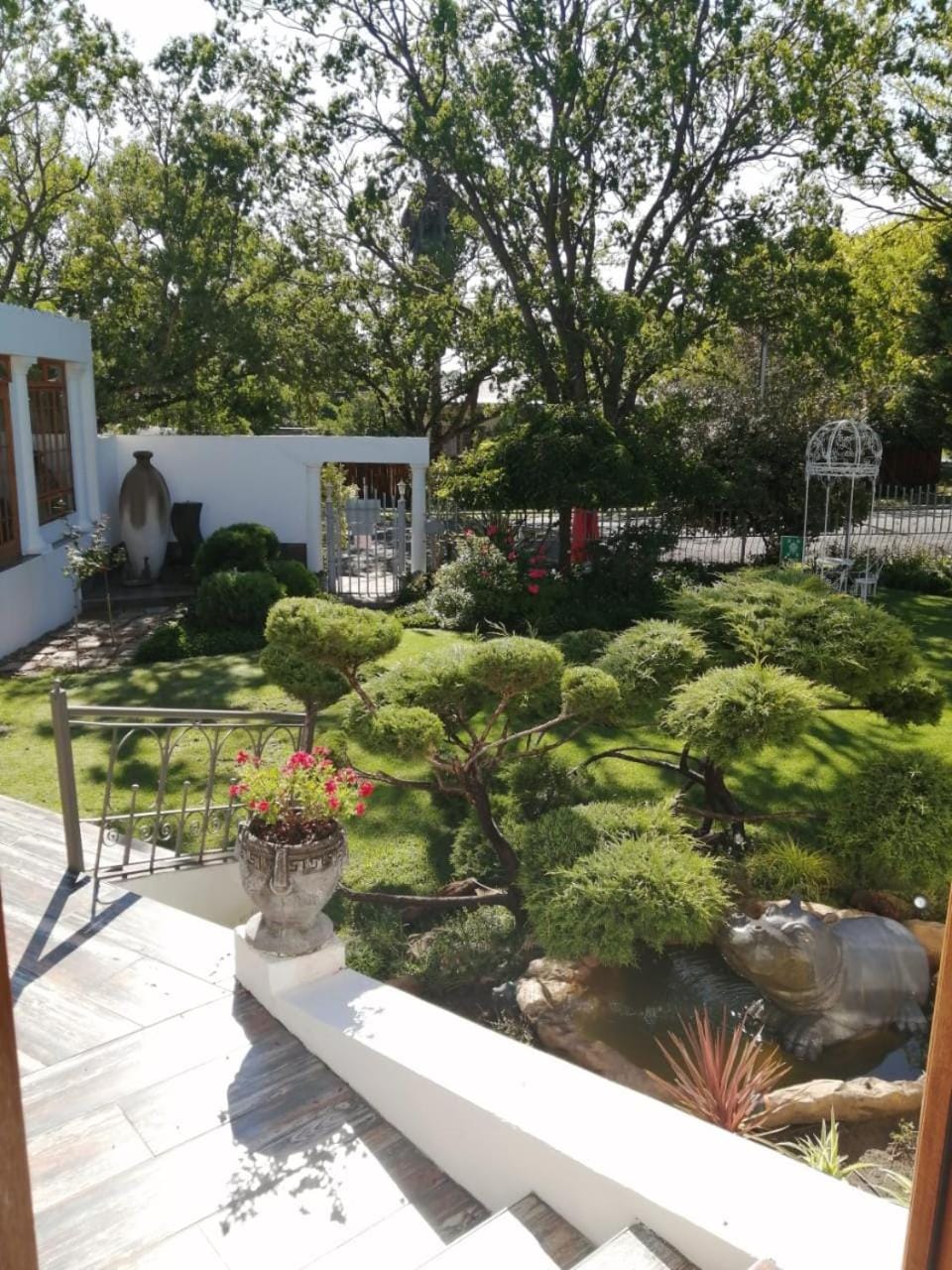 Facade/entrance, Garden view