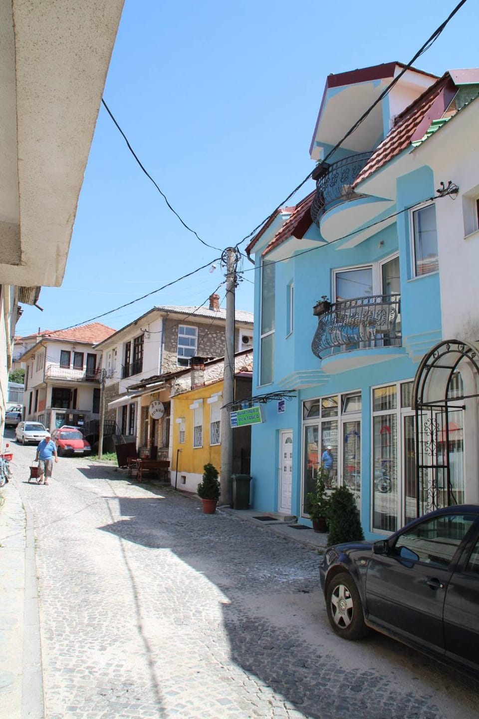 Property building, Neighbourhood, Location, Parking